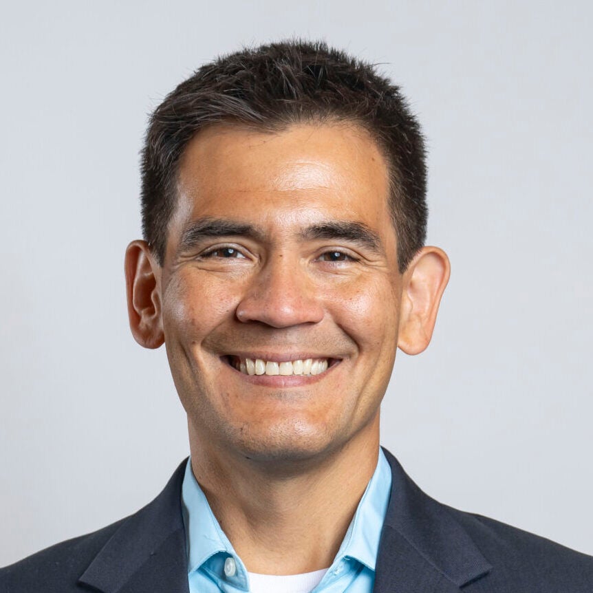 Yoshi Kohno headshot