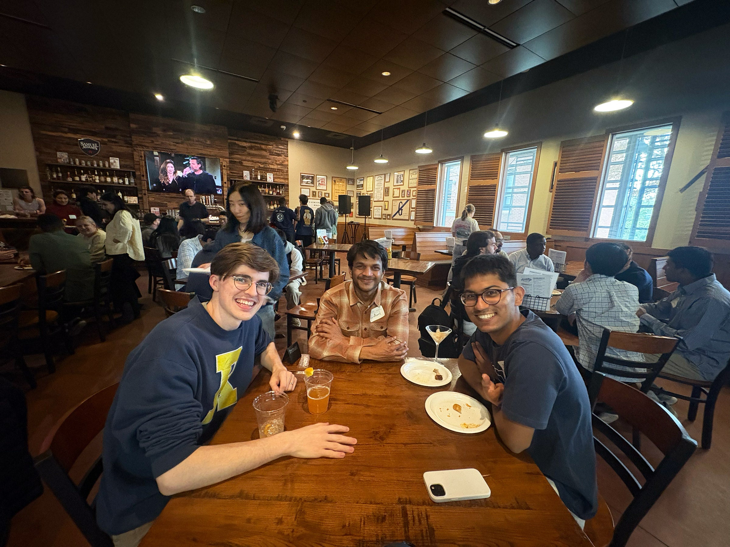 students at an eatery